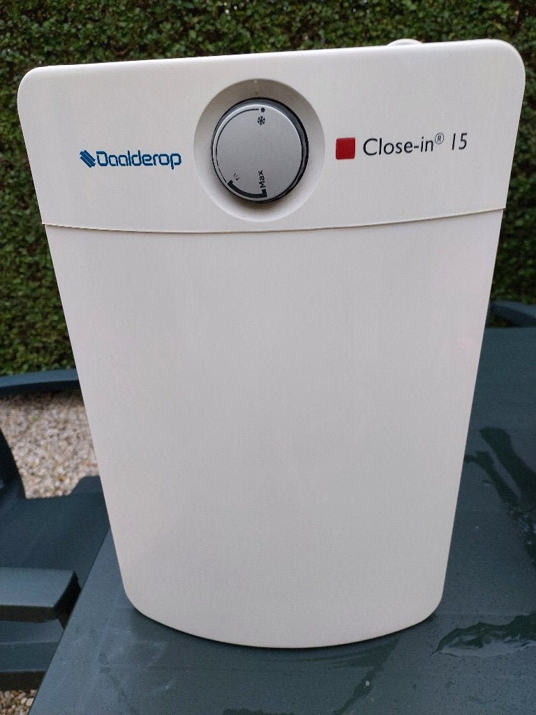 DAALDEROP 15 LITER CLOSE IN BOILER IN ZEER GOEDE STAAT., Ophalen, Boiler, Zo goed als nieuw, Minder dan 20 liter