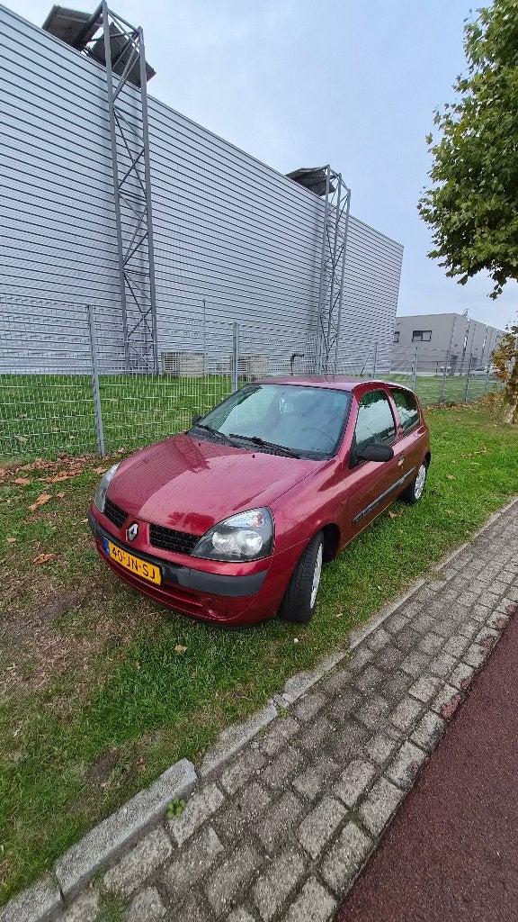 Renault Clio 1.2 16V 3DR 2002 Rood, Stof, 74 pk, 31 €/maand, 4 cilinders