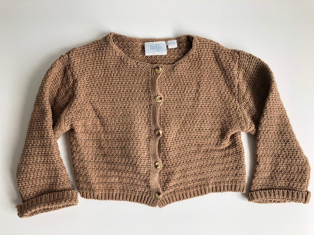 Bruin gebreid vestje Feetje maat 74, Nieuw, Ophalen of Verzenden, Feetje, Truitje of Vestje