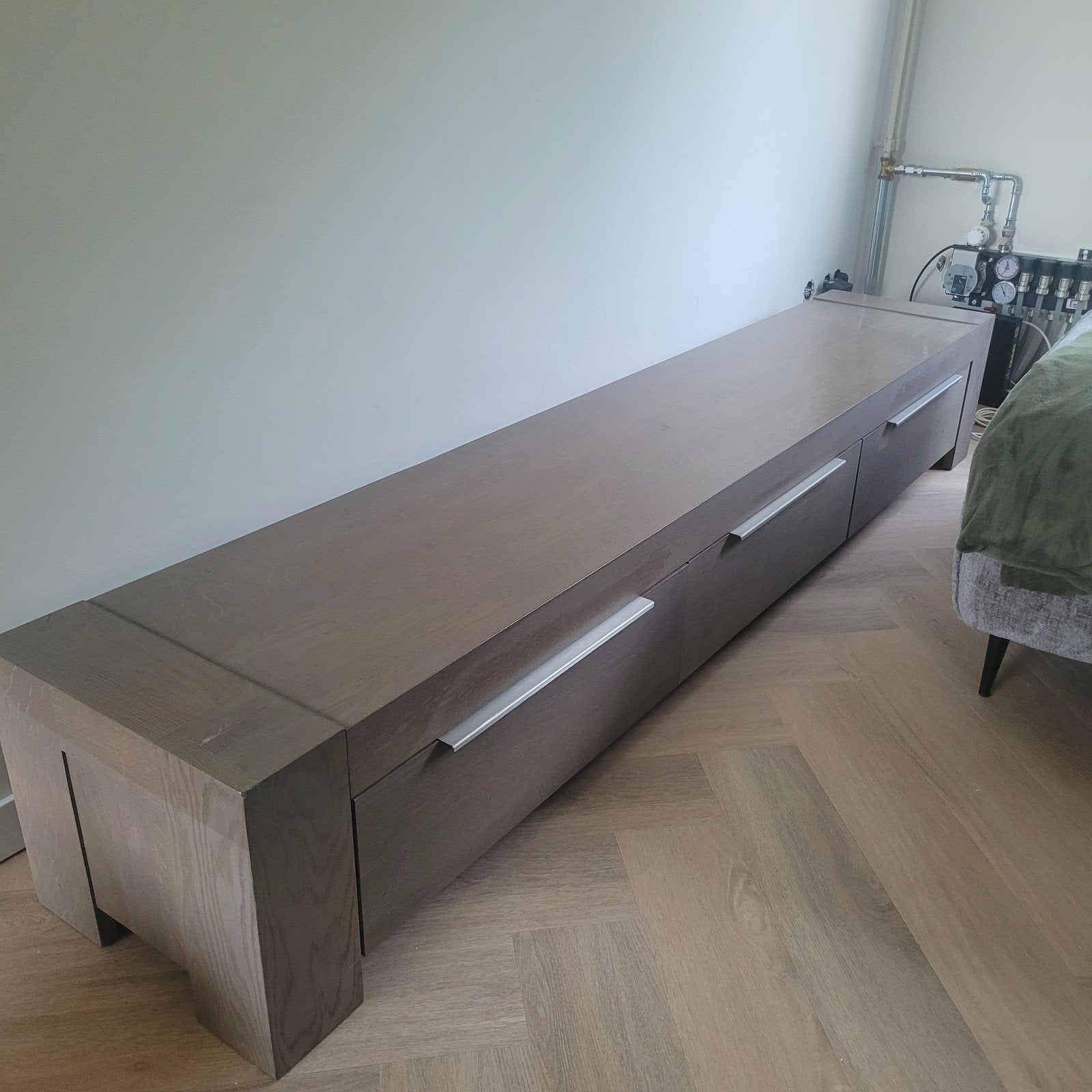 Strak TV-meubel / dressoir van eikenhout, Huis en Inrichting, Kasten | Televisiemeubels, Ophalen, Eikenhout, Zo goed als nieuw