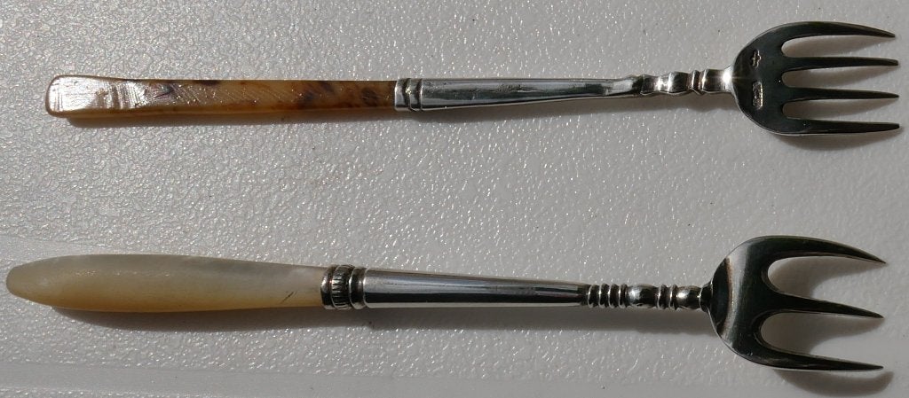 2 antieke zilveren zuurvorkjes, Ophalen of Verzenden, Zilver