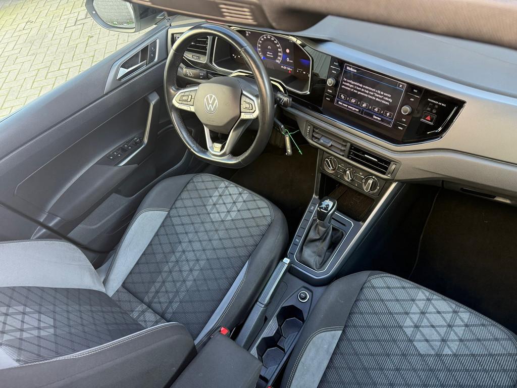 Volkswagen Taigo 1.5 TSI R-Line Business Pano Carplay Camera, Stof, Euro 6, 4 cilinders, 150 pk