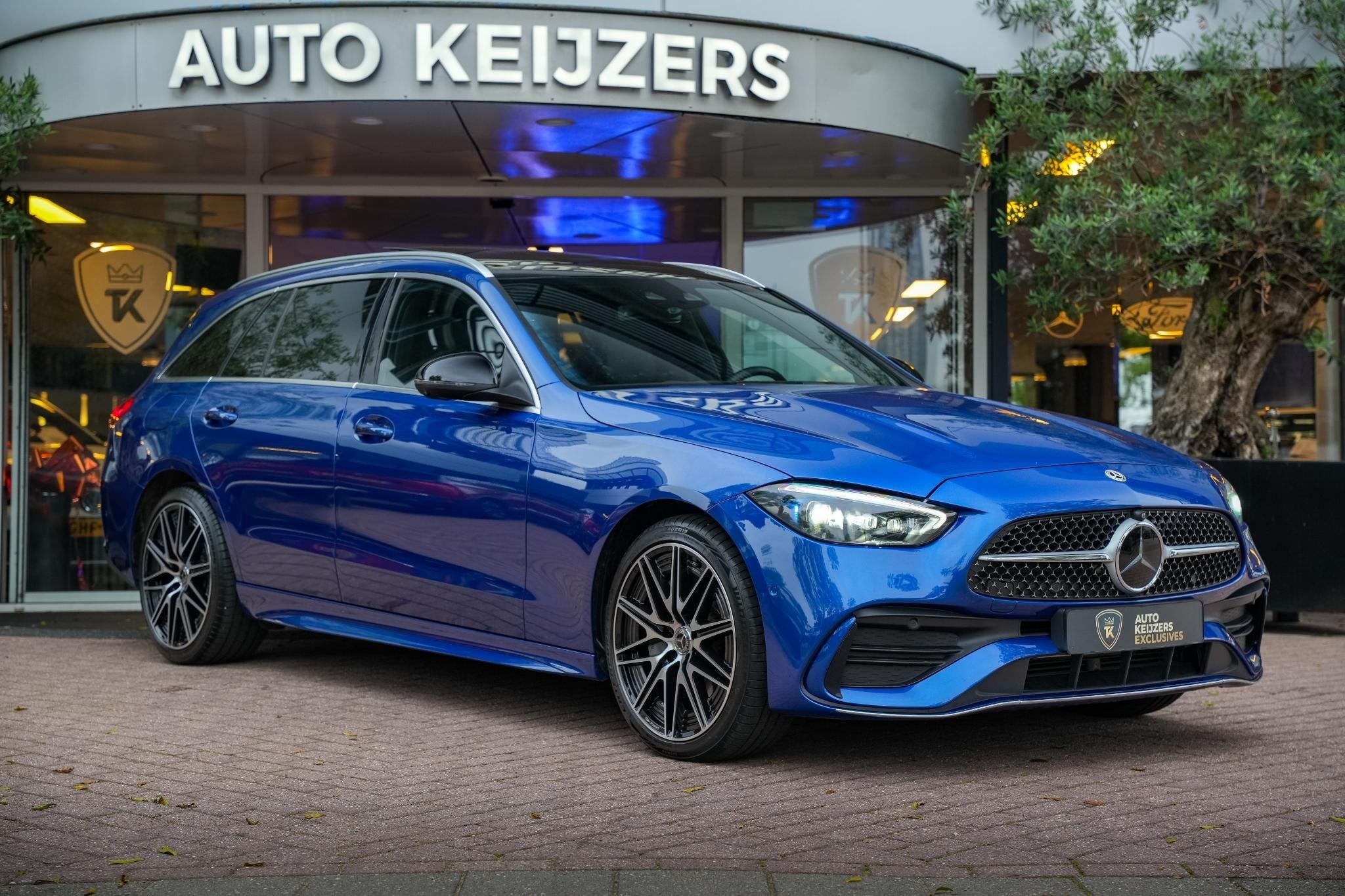 Mercedes-Benz C-klasse 300 e AMG Line Panoramadak Full Ambie, Auto's, Automaat, Achterwielaandrijving, 4 cilinders, Blauw
