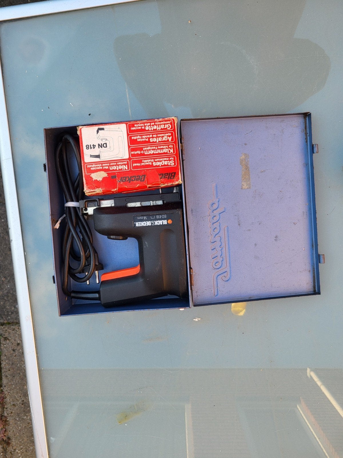 Black & Decker elektrische nietmachine met nieten, Ophalen of Verzenden, Gebruikt, Tacker/nietmachine