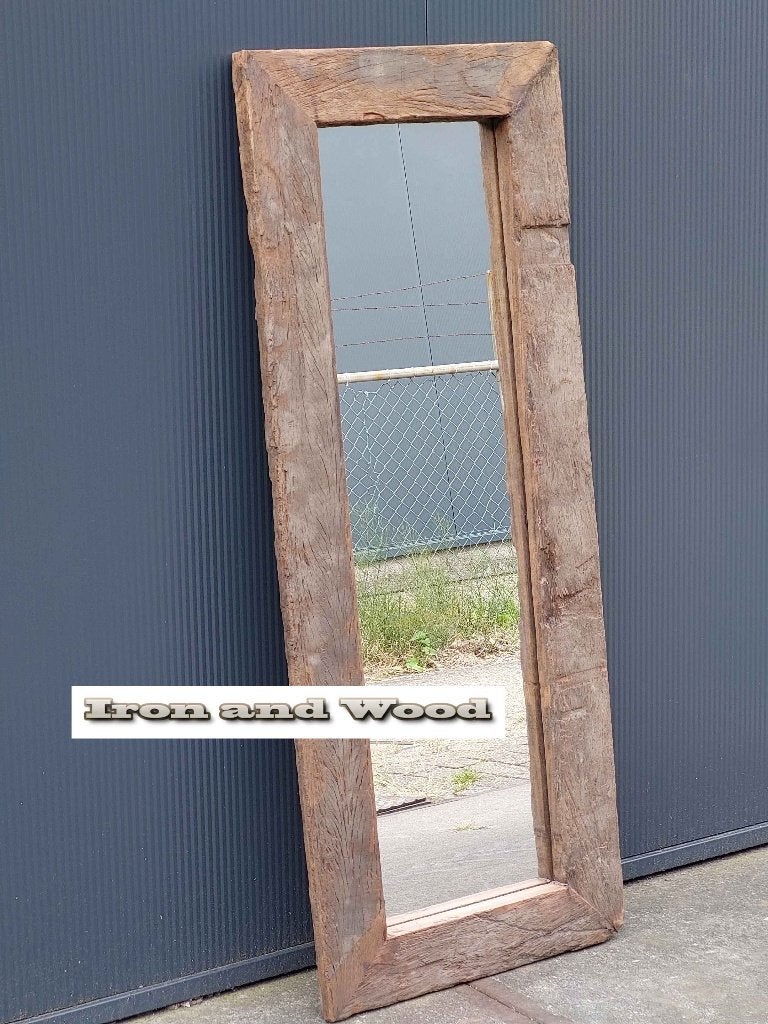 Spiegel afm: 139x57 - robuuste geborstelde oude wagonplanken, Huis en Inrichting, Woonaccessoires | Spiegels, Ophalen, 100 tot 150 cm