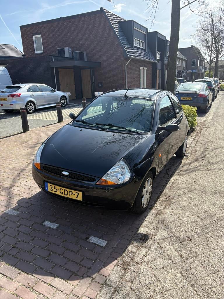 Ford Ka 1.3 I 44KW 2008 Zwart, Auto's, Ford, Voorwielaandrijving, 1299 cc, 31 €/maand, 4 cilinders