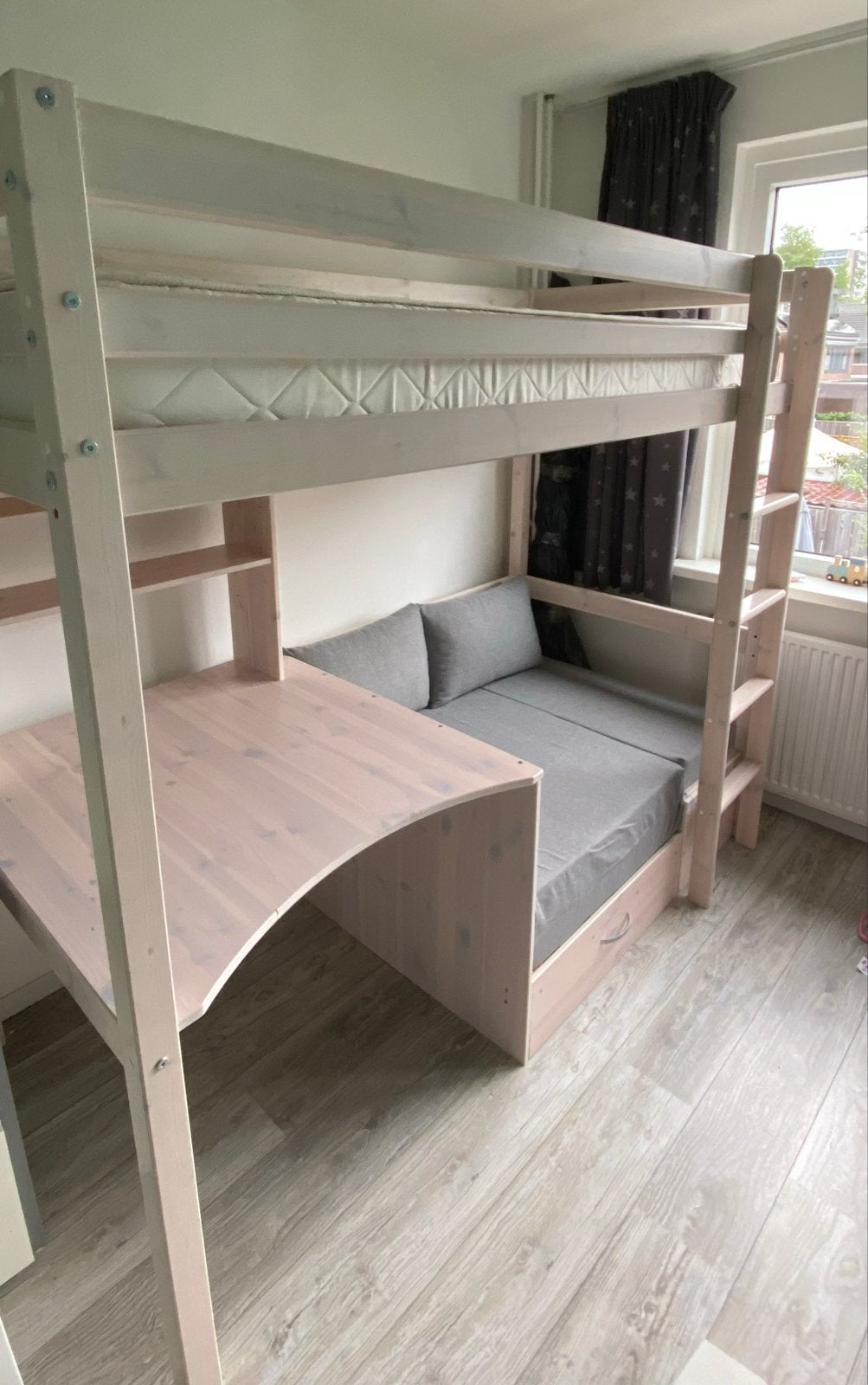 Hoogslaper met bureau, bank en uitschuifbed, Huis en Inrichting, Eenpersoons, Ophalen of Verzenden, Zo goed als nieuw, 200 cm