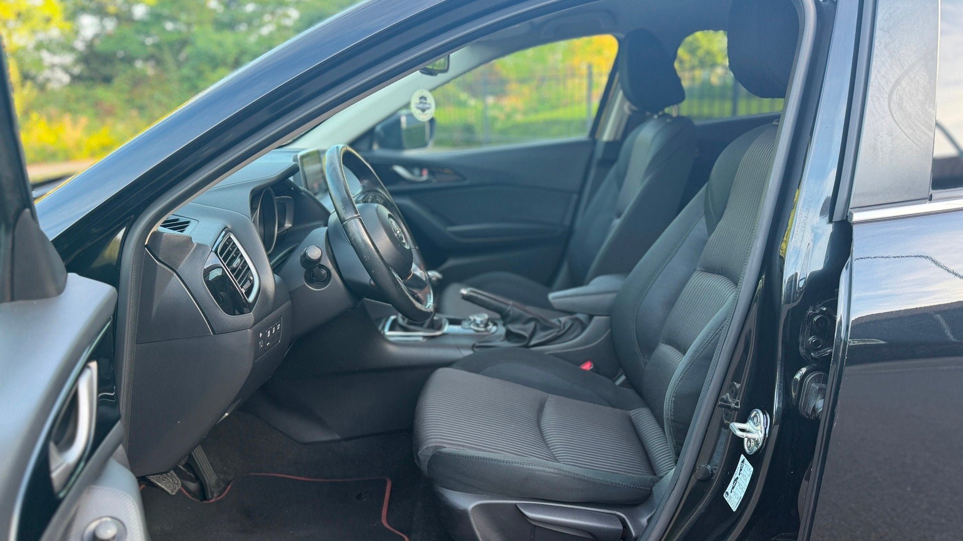 Mazda 3 2.0 TS 170 PK AIRCO/ECC NAVIGATIE 19" VELGEN, Auto's, Voorwielaandrijving, Stof, Gebruikt, Zwart