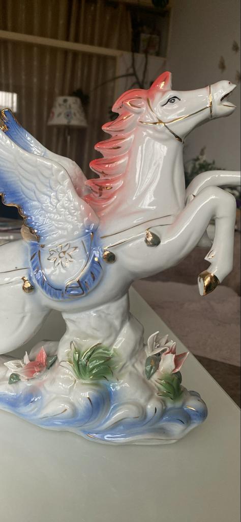 Prachtig Porseleinen Pegasus Beeld - Fantasy Decoratie, Ophalen, Zo goed als nieuw, Fantasy