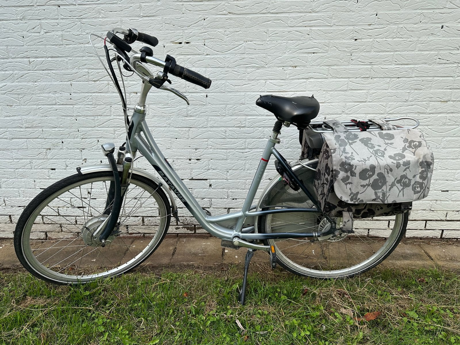 Batavus elektrische fiets met fietstassen, Ophalen, Minder dan 30 km per accu, Gebruikt, Batavus