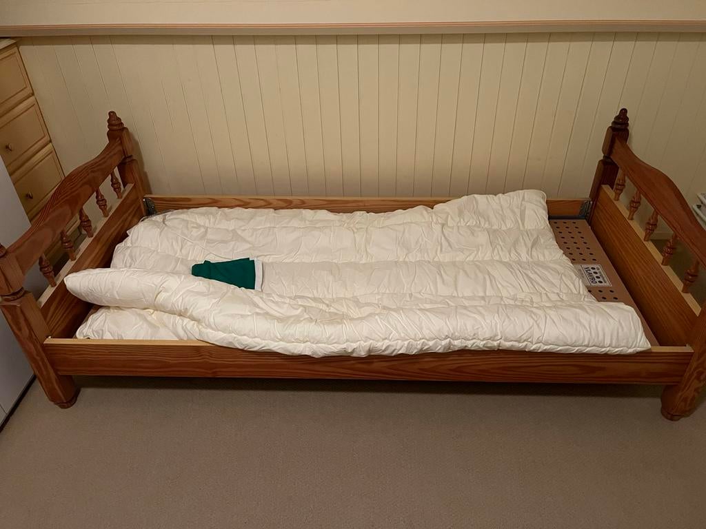 Eenpersoonsbed Vlavro Vlak 89x195 cm met lattenbodem, Huis en Inrichting, Slaapkamer | Bedden, Ophalen, Gebruikt, 90 cm, Eenpersoons