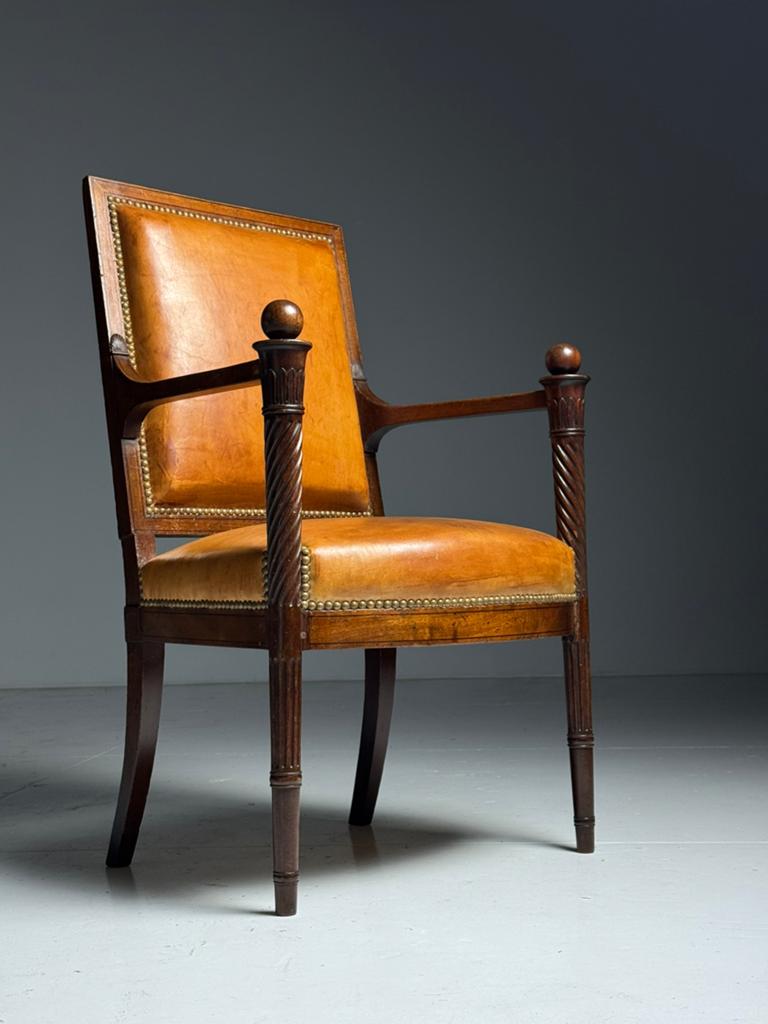 Franse armstoel 19e eeuw leder, Antiek en Kunst, Antiek | Meubels | Stoelen en Banken, Ophalen