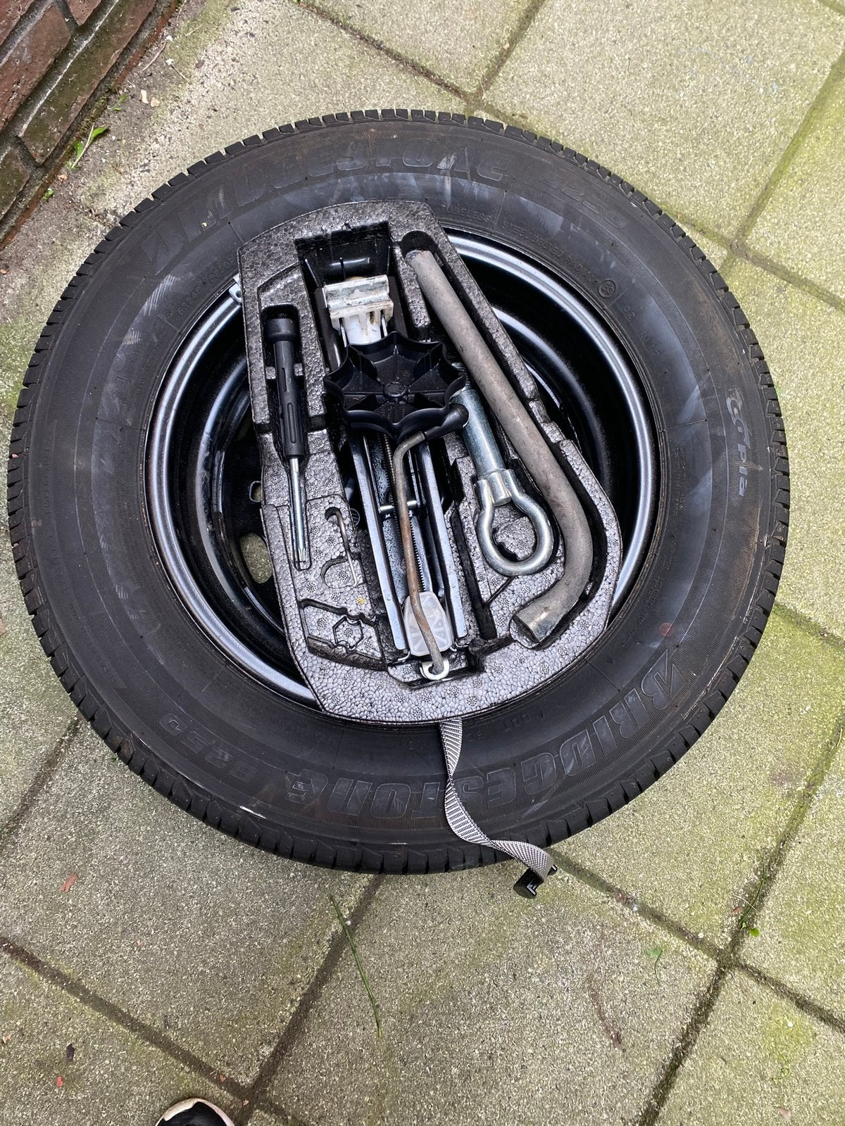 Reservewiel Bridgestone volkswagen poloB-250/175-70-R14-84T, Auto-onderdelen, Ophalen, Volkswagen