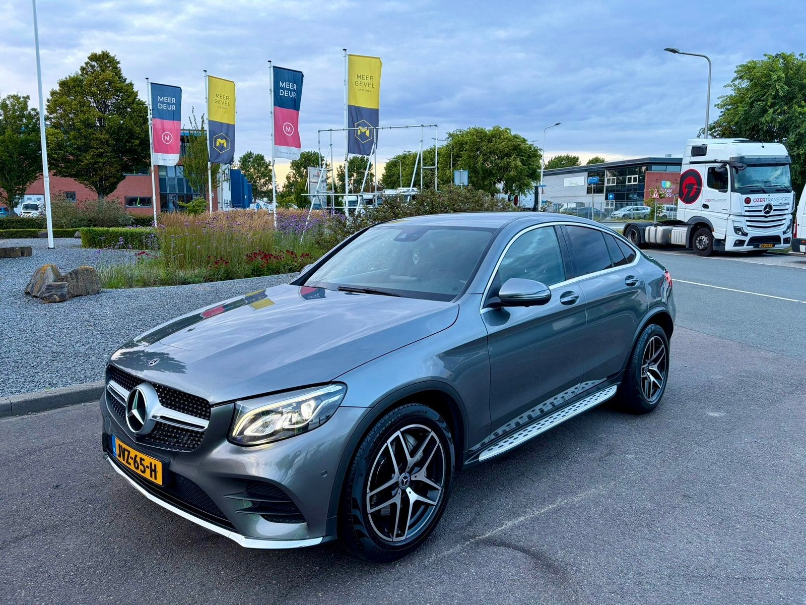 MB GLC 220d 4-MATIC COUPE AMG PAKKET/DESIGNO/XENON/NAVI/2017, Auto's, Mercedes-Benz, Automaat, Bedrijf, Diesel, SUV of Terreinwagen
