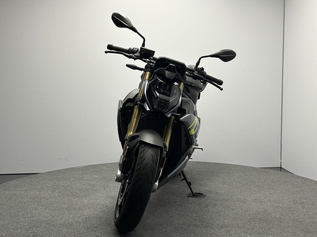 BMW S 1000 R SPORT, Motoren, Einsteinlaan 5
2289 CC  Rijswijk, NL, Cruise Control, Meer dan 35 kW, Toermotor