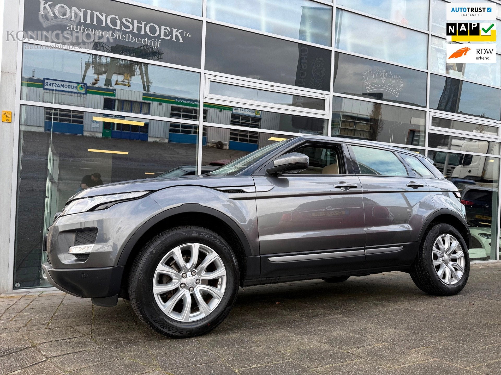 Land Rover Range Rover Evoque 2.0 Si 4WD Pure Business Editi, Auto's, Euro 5, Beige, 4 cilinders, Bedrijf