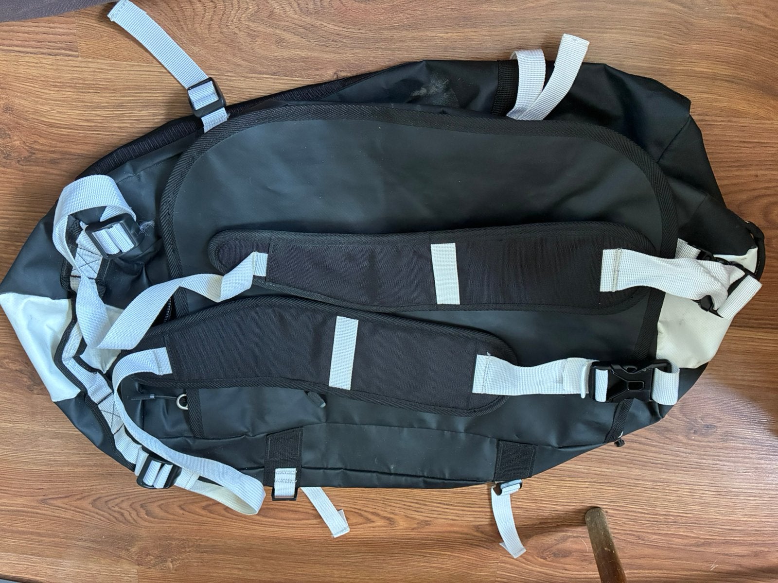 Zwarte Reistas/Duffel Bag met Schouderbanden, 30 cm of meer, Gebruikt, Zwart, Ophalen of Verzenden