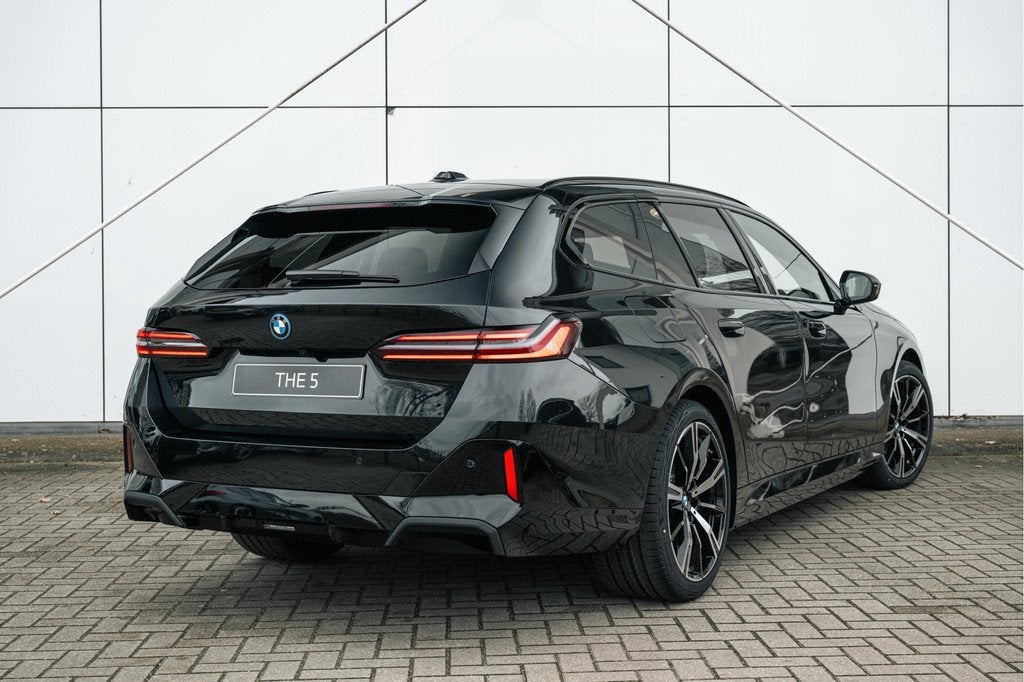 BMW 5 Serie Touring 530e M Sport Automaat / Trekhaak / Stoel, Automaat, 1998 cc, Achterwielaandrijving, 4 cilinders
