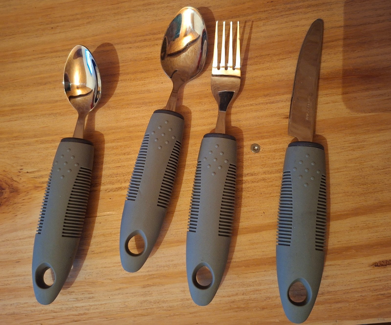 grip bestek/ verdikt handvat/ aangepast bestek parkinson, Ophalen of Verzenden, Zo goed als nieuw, Rvs of Chroom