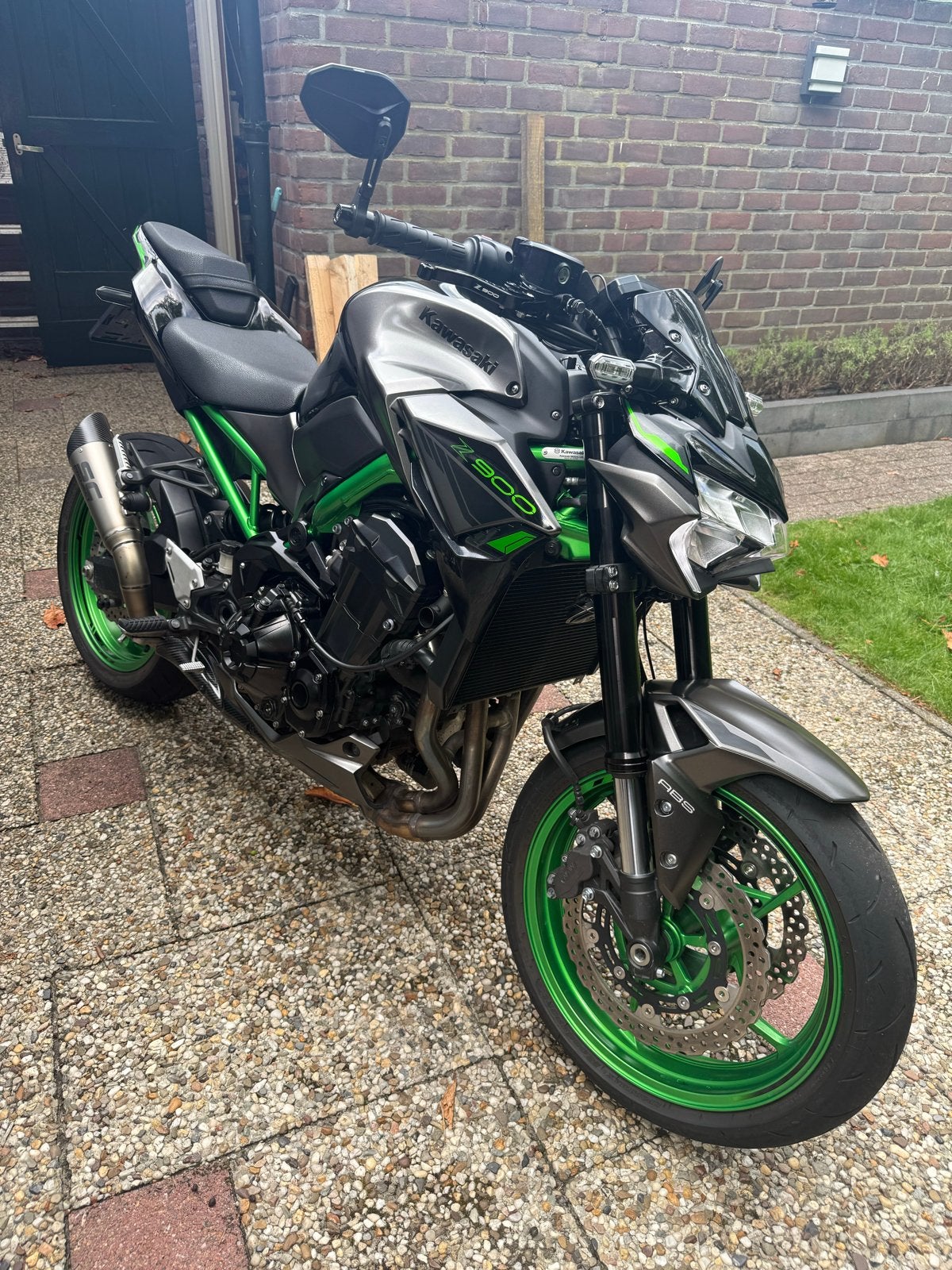 Kawasaki Z900 - Sportieve Naked Bike met ABS en SC Project, 4 cilinders, Motorrijbewijs A, Gebruikt, 900 cc