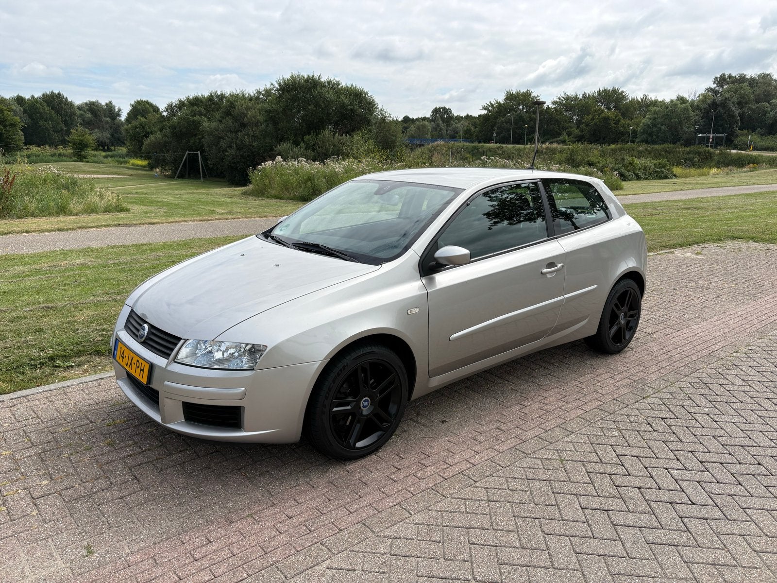 Fiat Stilo 2.4 20V 3DR 2002 Grijs Uniek 60.321 km, Auto's, Fiat, Stof, Stilo, 1240 kg, Particulier