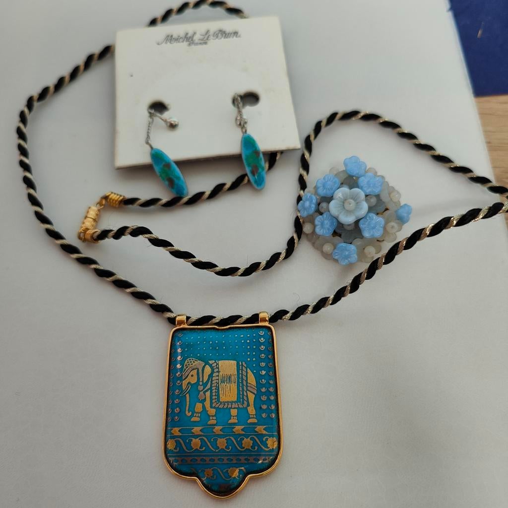 Nr 20. oorbellen, olifanten hanger & broche, Overige materialen, Blauw, Ophalen of Verzenden, Hangers