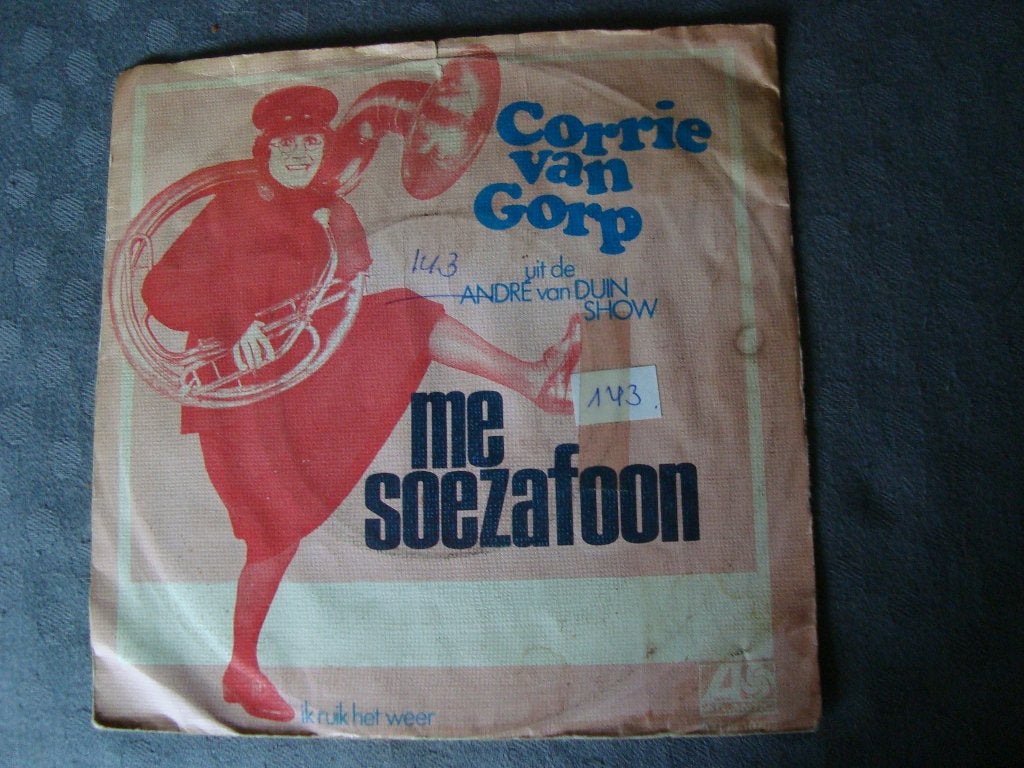 Corrie van gorp- me soezafoon, Ophalen of Verzenden, Zo goed als nieuw, Pop