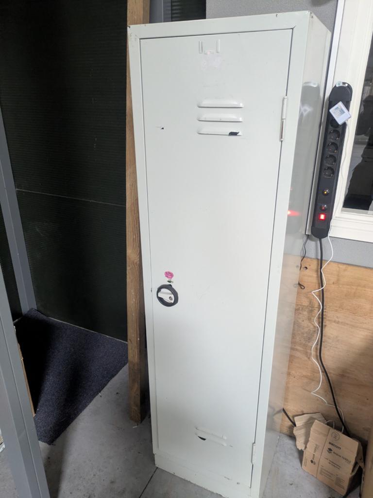 Metalen locker / kledingkast - 180cm hoog, Ophalen, Gebruikt, Industrieel