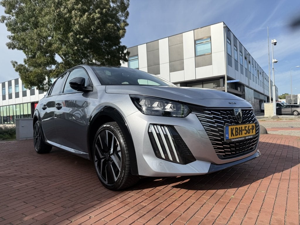 Foto 6 van Peugeot 208 1.2 Hybr e-DCS6 GT pano automaat Apple Carplay