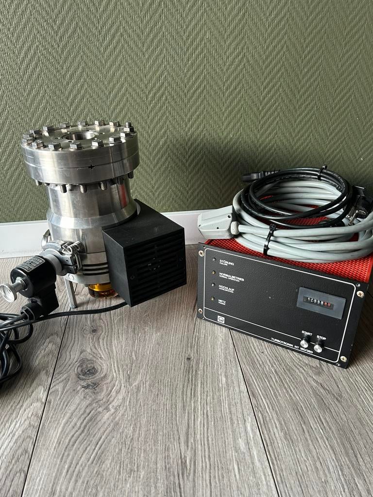 Leybold turbo pomp , turbo moleculair pomp, Ophalen, Gebruikt