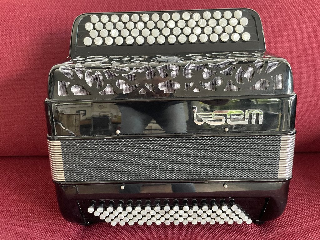 Compacte italiaanse SEM knopaccordeon(Piermaria). 80B.Bgriff, Muziek en Instrumenten, Accordeons, Overige merken, 80-bas, Met koffer