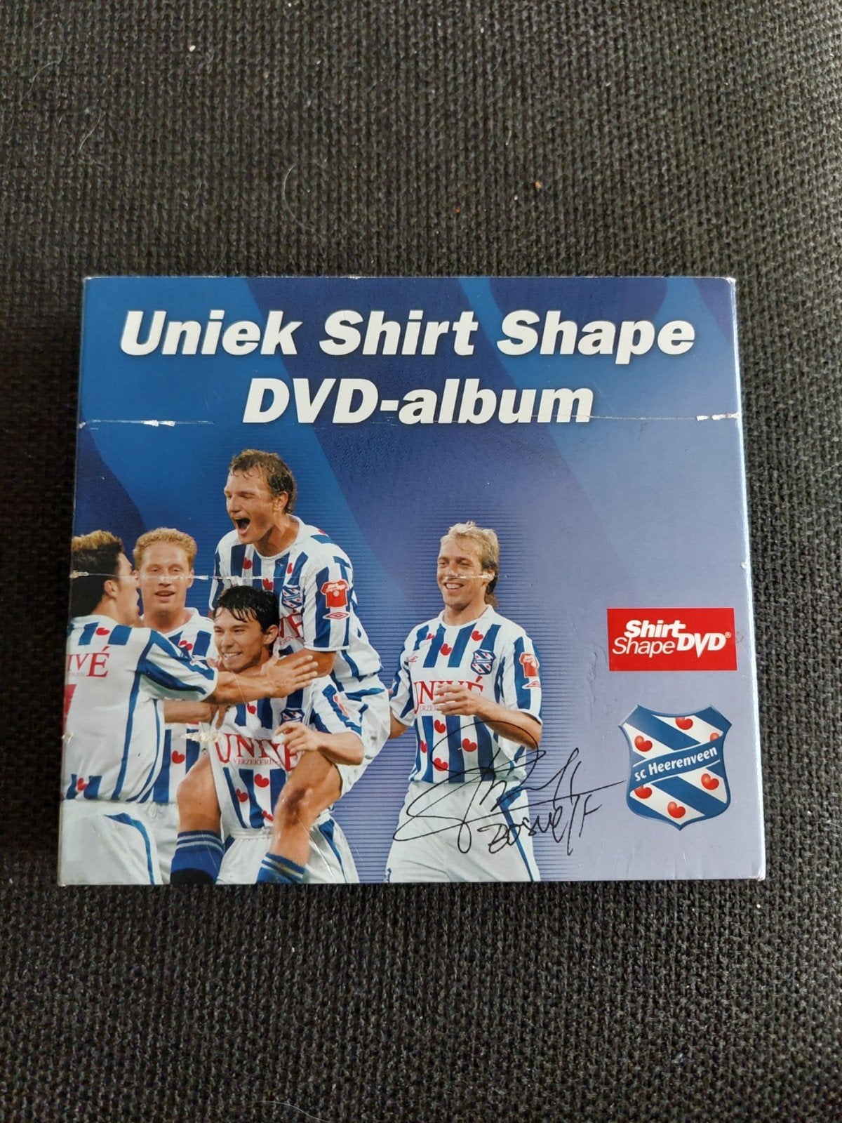 Uniek Shirt Shape DVD-album van SC Heerenveen, Ophalen of Verzenden, Zo goed als nieuw, Overige binnenlandse clubs, Overige typen