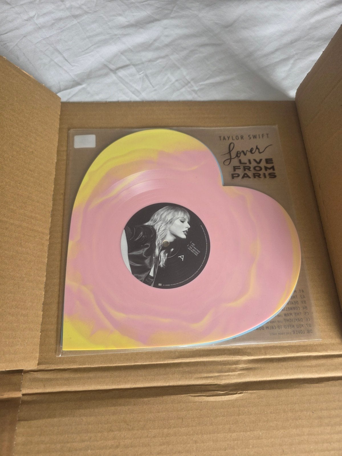 New Taylor Swift Lover Live From Paris Hartvormige Vinyl LP, Limited edition, Ophalen of Verzenden, Nieuw in verpakking, Overige formaten