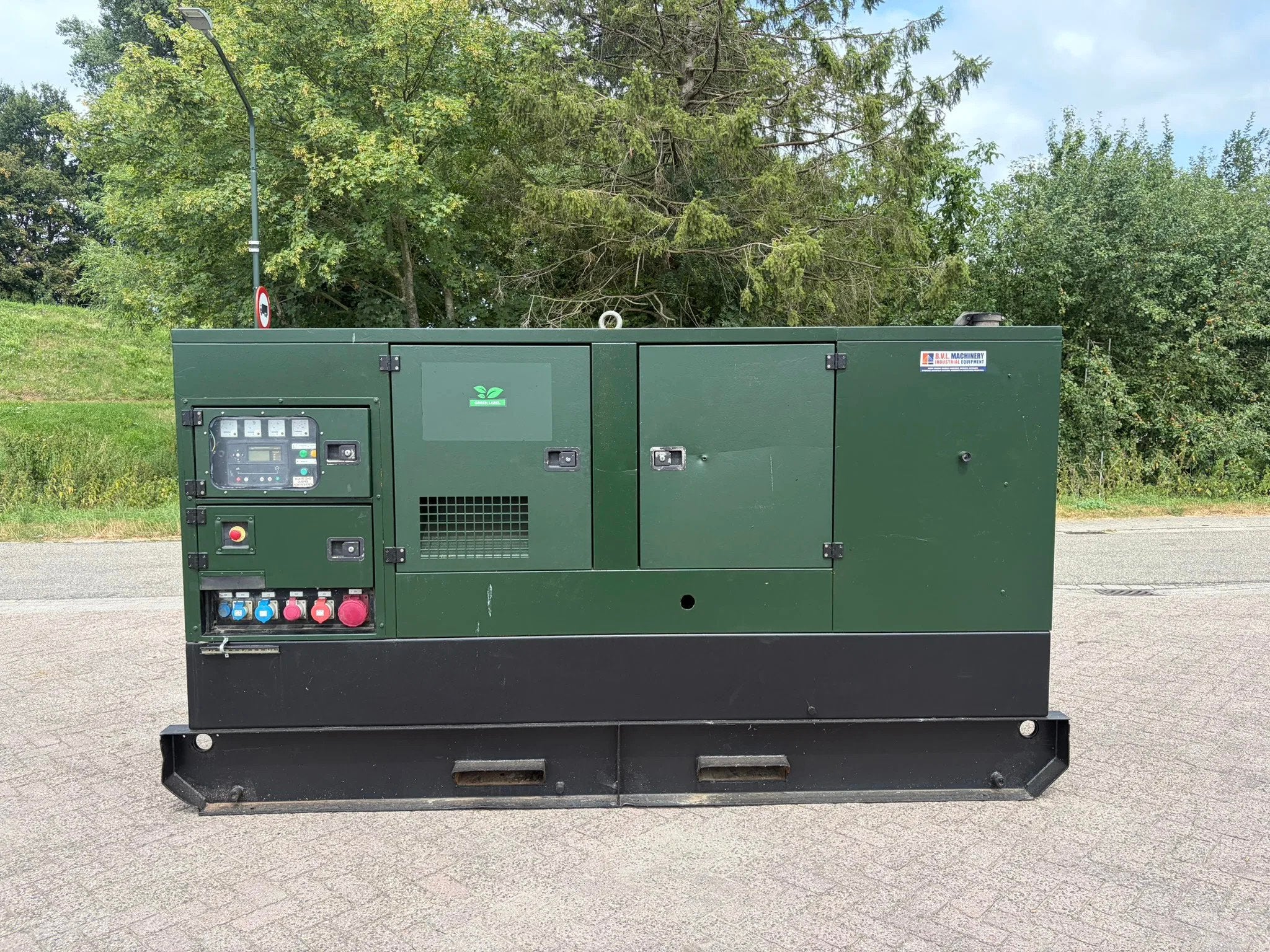 Bobinindus Volvo TAD 731 GE Stamford 150 kVA aggregaat gener, Zakelijke goederen