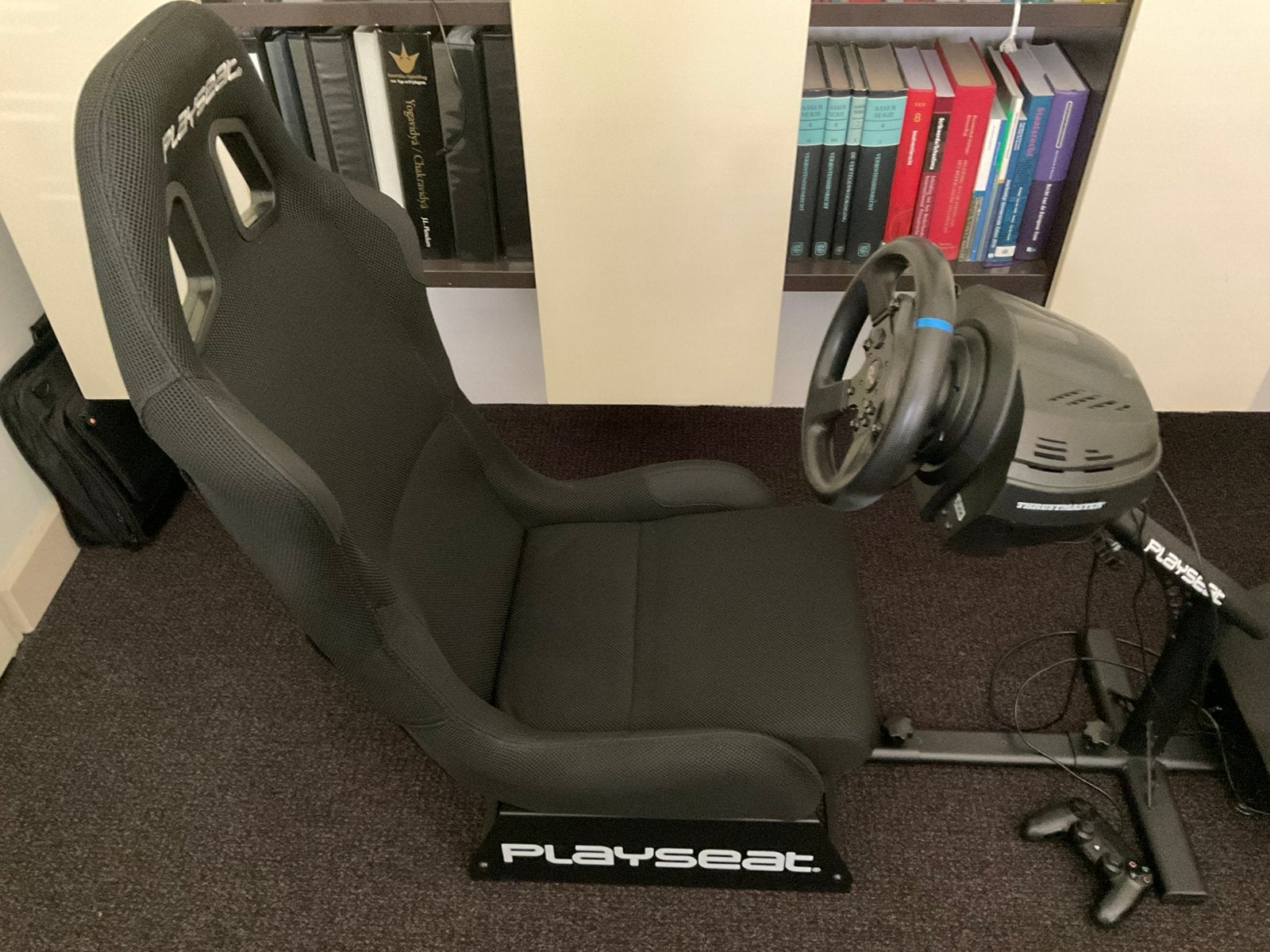 Playseat + Thrustmaster T300 stuurset + TV meubeltje, Ophalen, 1 speler, Racen en Vliegen, Zo goed als nieuw