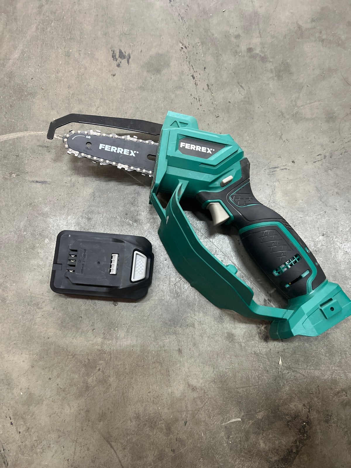 Ferrex 20V Accu Kettingzaag - Compact en Krachtig, Minder dan 30 mm, Kettingzaag, Ophalen of Verzenden, Zo goed als nieuw
