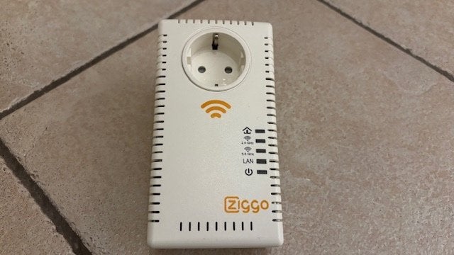 Ziggo wifi poweline pg- 9072 lg-zg, Computers en Software, WiFi-versterkers, Ophalen of Verzenden, Gebruikt