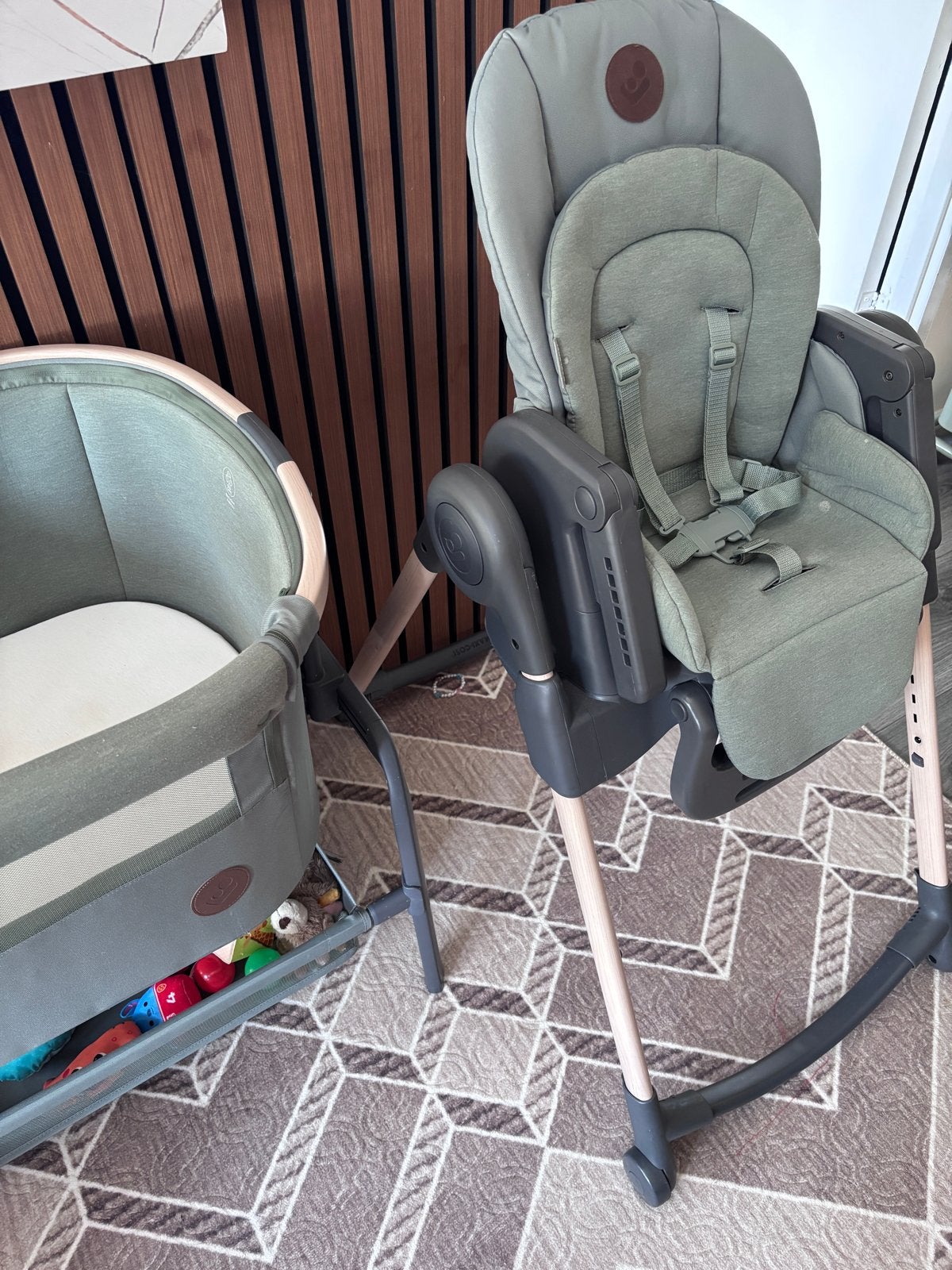 Kinderstoel en co-sleeper/wieg set in mint groen, Ophalen of Verzenden, Zo goed als nieuw, Overige typen, Aanschuifbaar