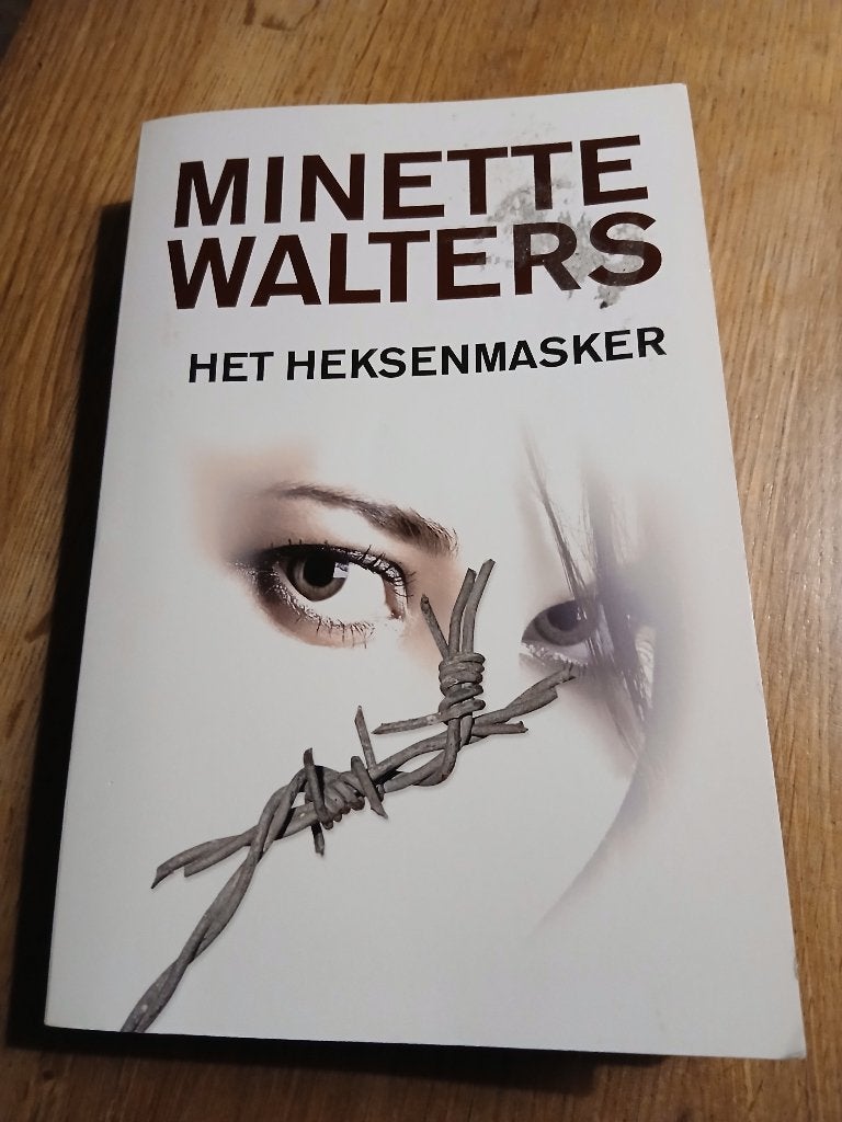 MINETTE WALTERS Het Heksenmasker, Ophalen of Verzenden, Gelezen