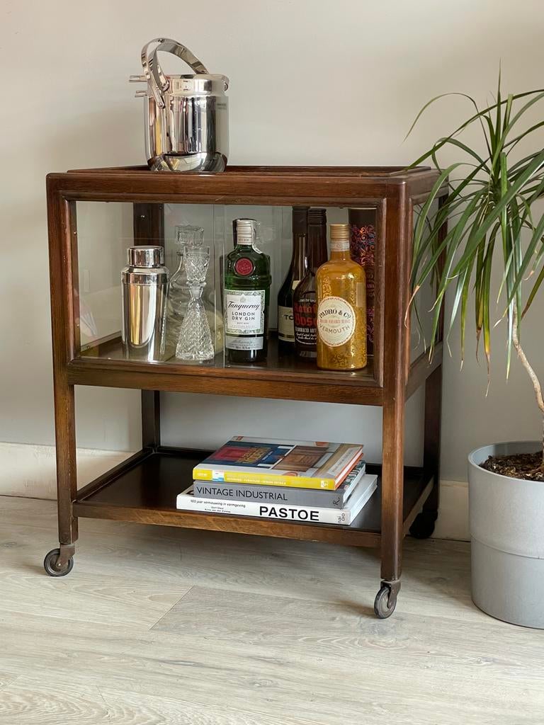 Vintage eiken vitrinekast op wieltjes met schuifdeuren, Ophalen, Vintage, retro, Gebruikt, Eikenhout