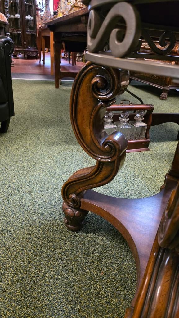Rijk Bewerkte Notenhouten Franse Tafel met Marmer Blad, Antiek en Kunst, Ophalen