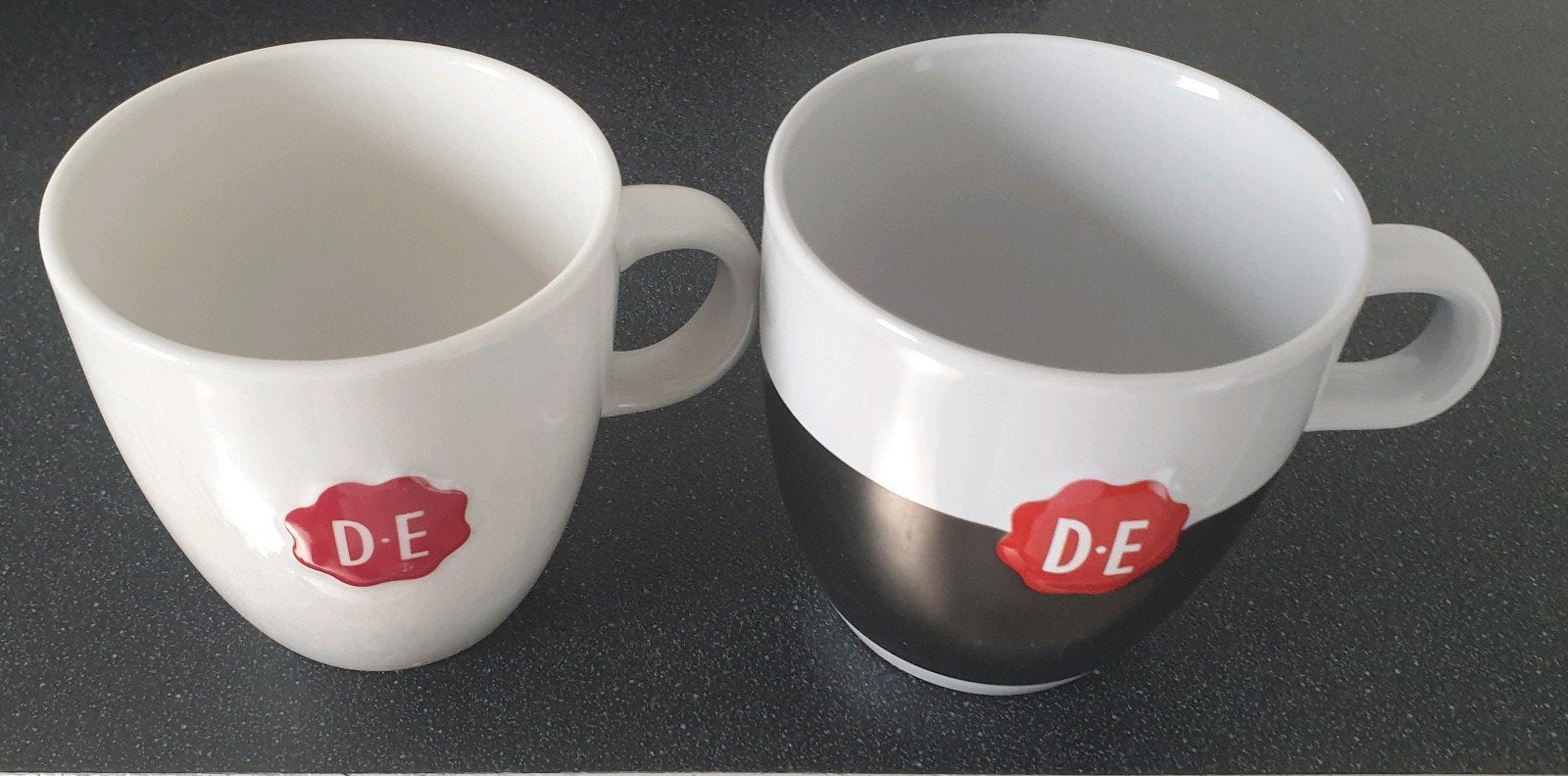 2 DE mokken, Ophalen, Zo goed als nieuw, Overige stijlen, Kop(pen) en/of Schotel(s)