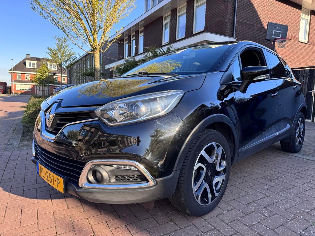 Renault Captur  AUTOMAAT 1.2 TCE 120 EDC 2015 Zwart, Stof, 625 kg, 118 pk, 4 cilinders