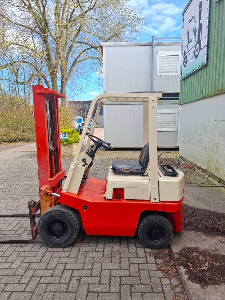 Datsun Nissan F01-A14U Heftruck