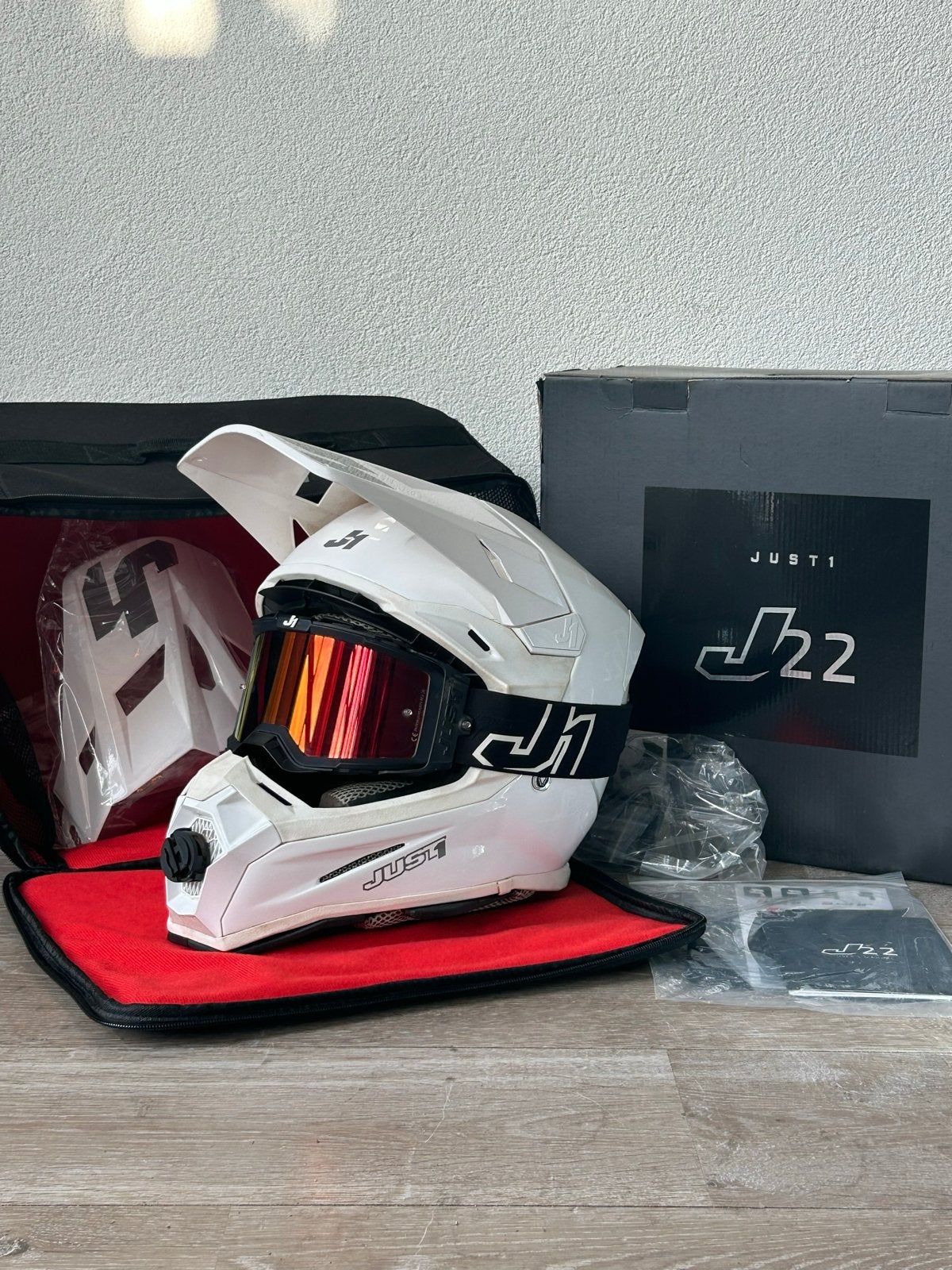 Just1 J22 White Carbon Offroadhelm Maat M met Goggles, Overige merken, M, Ophalen of Verzenden, Tweedehands