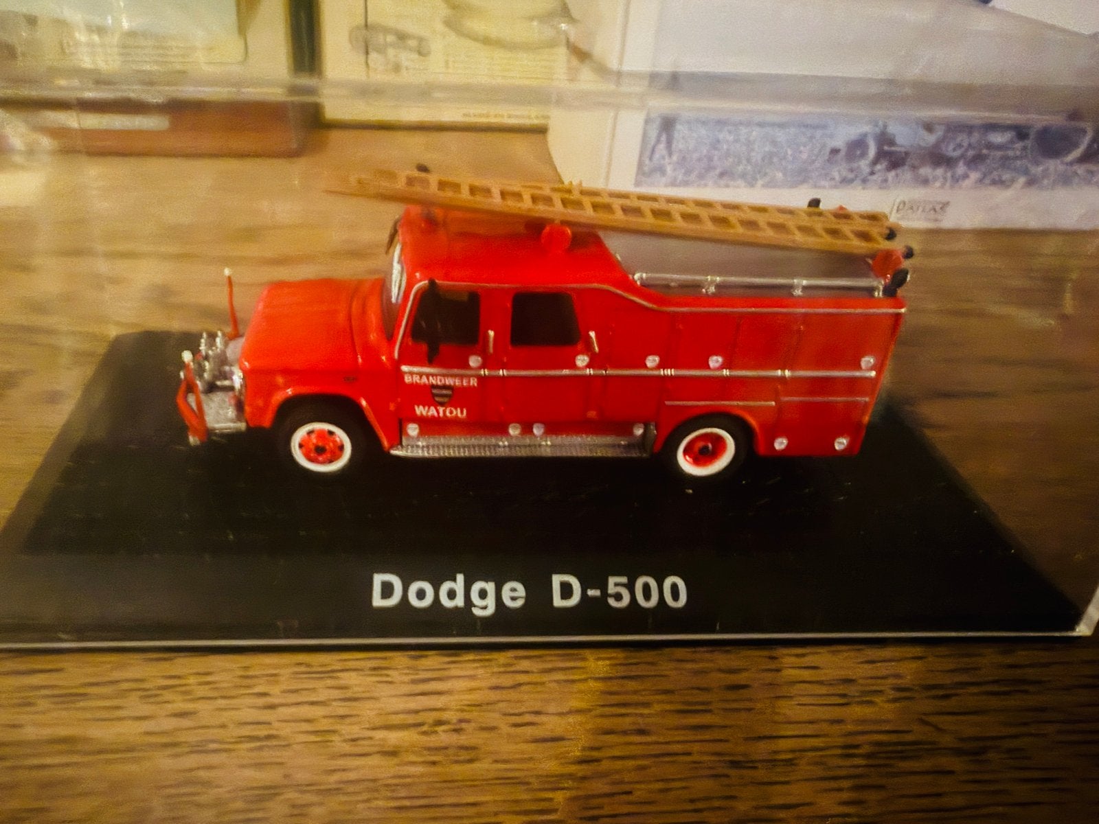 Dodge D-500 Brandweerwagen Model - Schaalmodel Watou, Hobby en Vrije tijd, Modelauto's | 1:18, Zo goed als nieuw, Ophalen of Verzenden