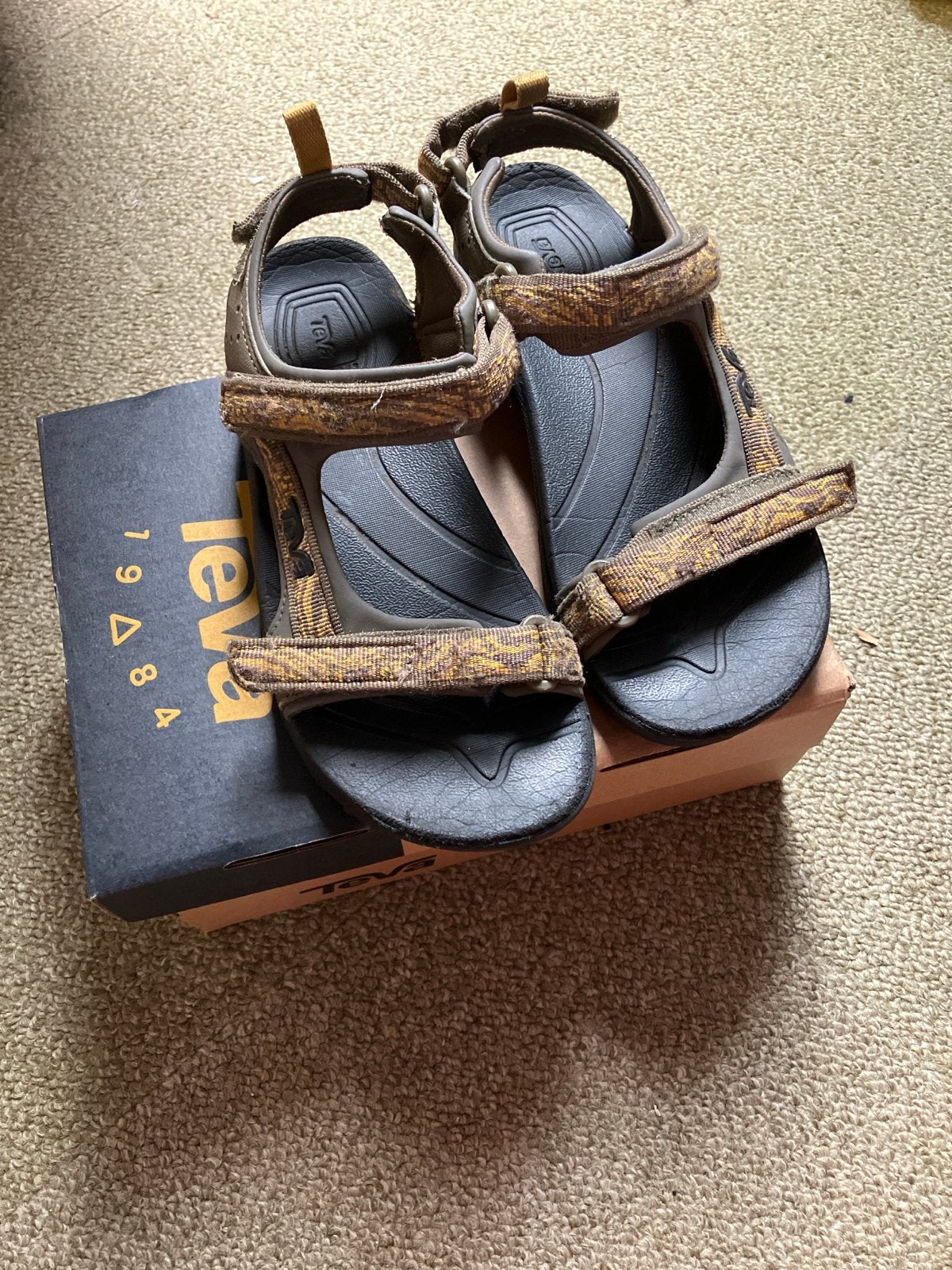 Teva sandalen - Zo goed als nieuw maat 33/34, Ophalen of Verzenden, Zo goed als nieuw, Bruin, Sandalen of Muiltjes