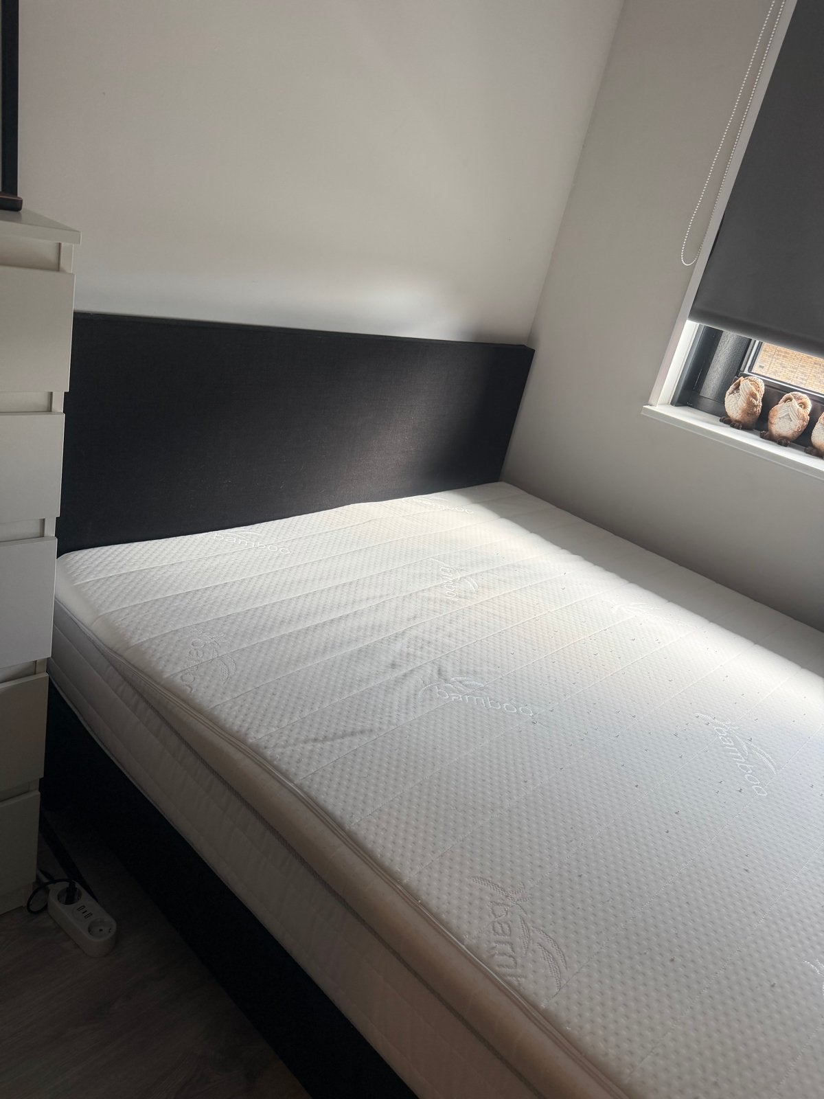 Tweepersoonsbed 140x200 cm met matras en topper, Ophalen, Gebruikt, Tweepersoons, 140 cm
