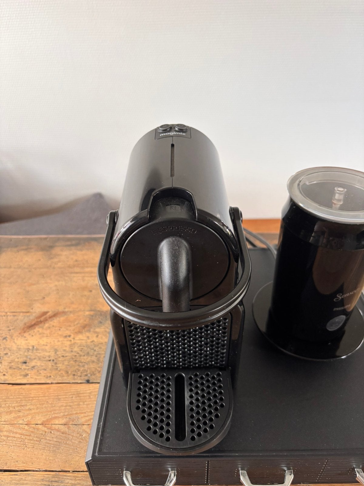 Complete set Nespesso plus melkopschuimer, Witgoed en Apparatuur, Melkopschuimers, Zo goed als nieuw, Ophalen