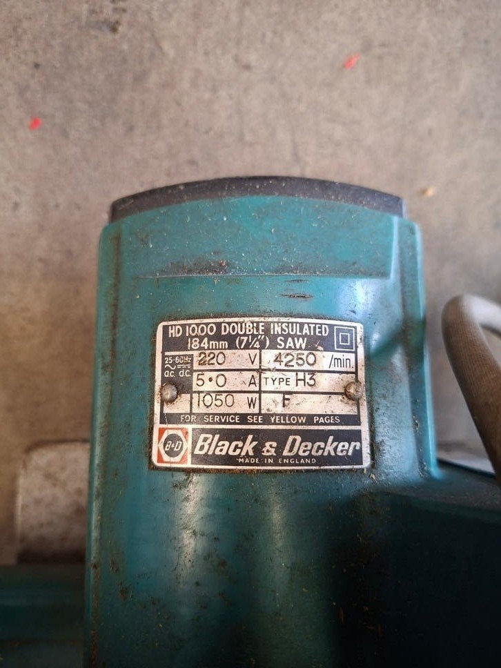 BLACK& DECKER CIRKELZAAG 1050 WATT, Ophalen, Gebruikt, Cirkelzaag, 600 tot 1200 watt